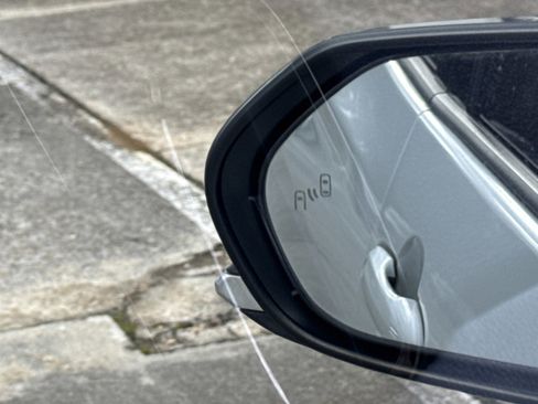 Used 2021 Toyota Prius 20th Anniversary Edition image 17