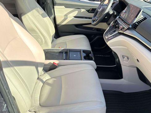 Certified 2025 Honda Odyssey EX-L image 14