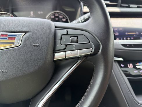 Used 2025 Cadillac XT6 Luxury FWD image 30