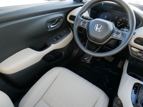 Used 2024 Honda HR-V LX image 9