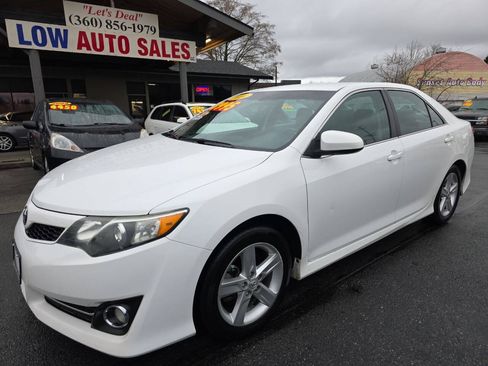 Used 2014 Toyota Camry SE FWD image 7