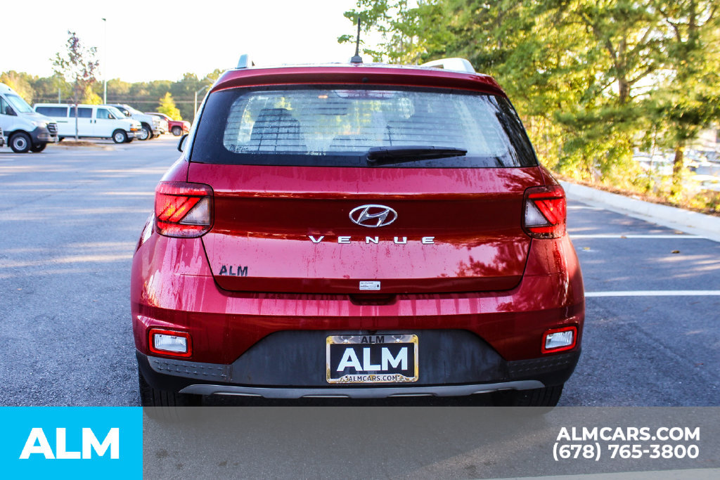Used 2025 Hyundai Venue SEL FWD image 10