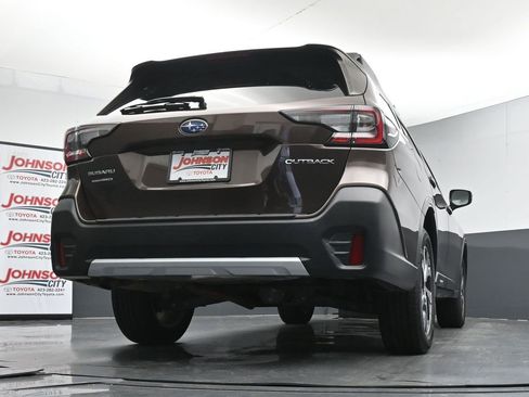 Used 2022 Subaru Outback Limited AWD/4WD image 38