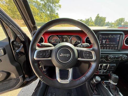 Used 2022 Jeep Wrangler Unlimited Rubicon w/ Cold Weather Group image 17