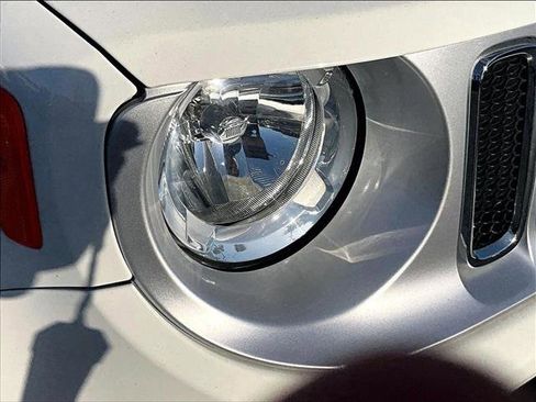 Used 2017 Jeep Renegade Limited image 27