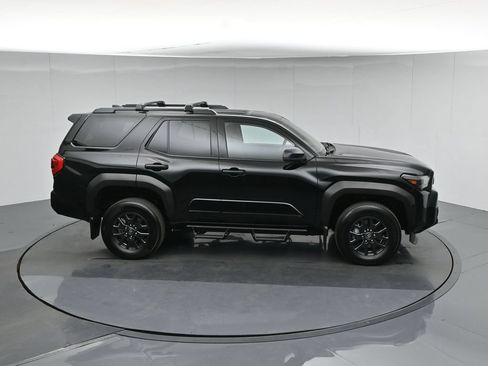 Used 2025 Toyota 4Runner SR5 AWD/4WD image 57