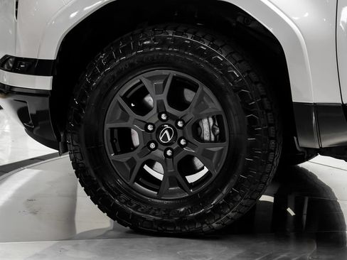 Used 2025 Lexus GX 550 w/ Accessory Package (2T) AWD/4WD image 57