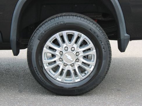 Used 2020 Chevrolet Silverado 2500 High Country w/ Z71 Off-Road Package AWD/4WD image 22