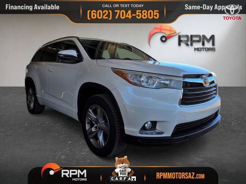 Used 2014 Toyota Highlander Limited Platinum FWD image 25