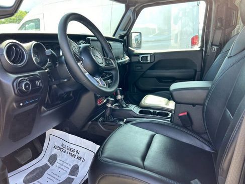 Used 2023 Jeep Wrangler Unlimited Rubicon 4xe AWD/4WD image 21