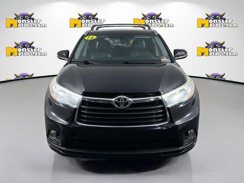 Used 2016 Toyota Highlander XLE AWD/4WD image 2
