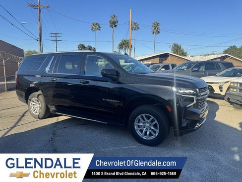 Certified 2024 Chevrolet Suburban LT image 2