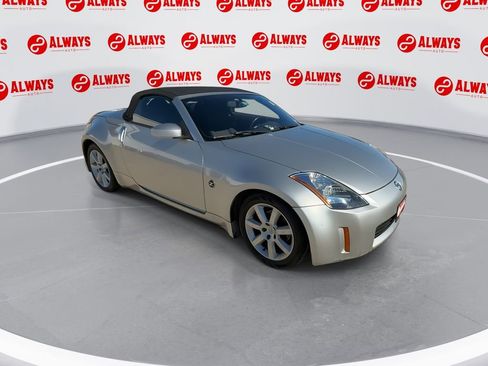 Used 2004 Nissan 350Z Enthusiast image 2