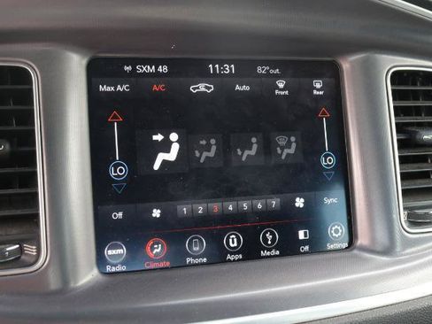 Used 2019 Dodge Charger SXT AWD/4WD image 15