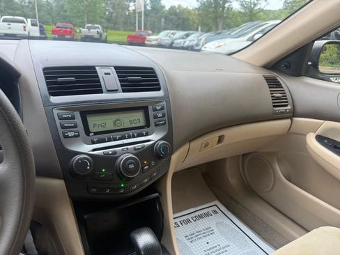 Used 2007 Honda Accord VP image 17