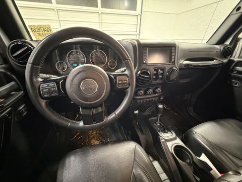 Used 2015 Jeep Wrangler Unlimited Sahara AWD/4WD image 39