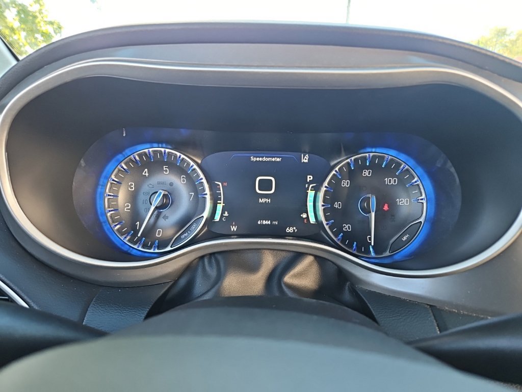 Used 2025 Chrysler Pacifica Select FWD image 7