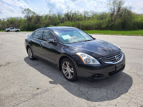 Used 2010 Nissan Altima 3.5 SR w/ Premium Pkg FWD image 5