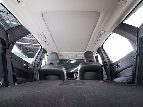 Certified 2025 Volvo XC60 B5 Plus image 37