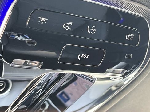 Used 2025 Mercedes-Benz GLC 300 image 31