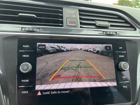 Used 2022 Volkswagen Tiguan SE FWD image 22