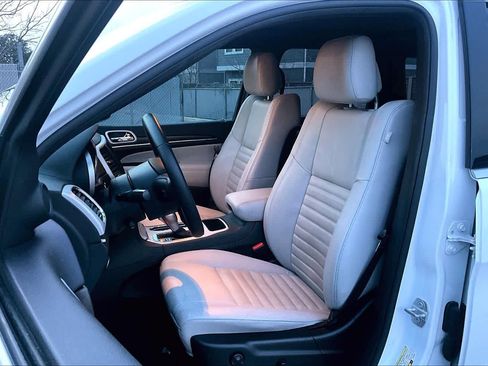 Used 2018 Jeep Grand Cherokee Limited image 7