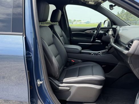 Used 2025 Chevrolet Traverse LT AWD/4WD image 29
