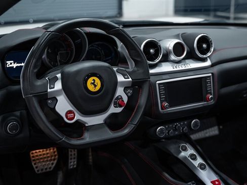 Used 2016 Ferrari California T RWD image 49