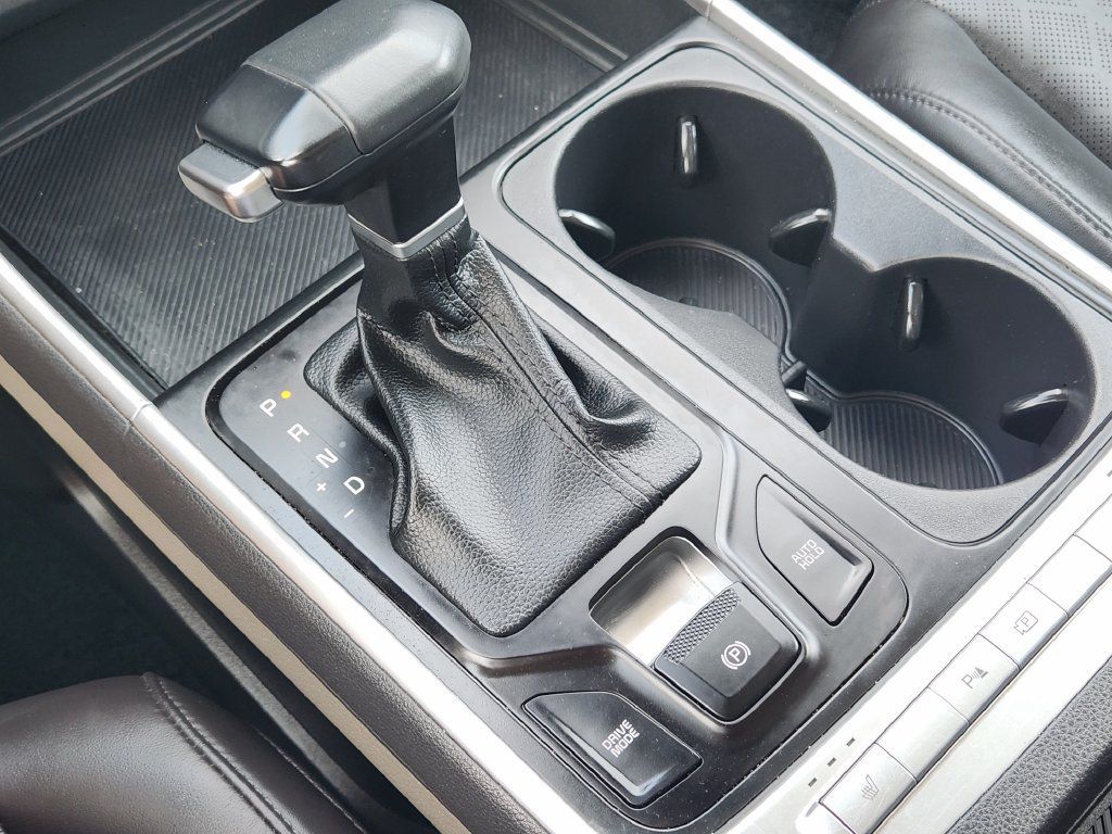 Used 2025 Kia Carnival FWD image 9