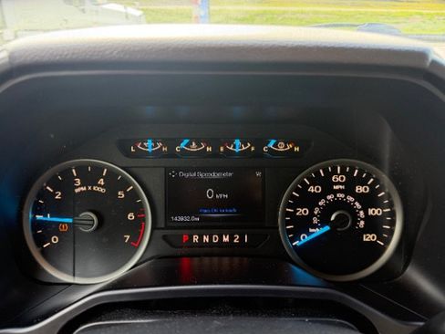 Used 2015 Ford F150 XLT w/ Equipment Group 302A Luxury AWD/4WD image 8