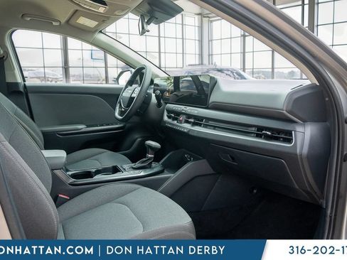 Used 2025 Kia K4 FWD image 25