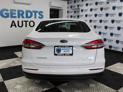 Used 2019 Ford Fusion SE FWD image 3