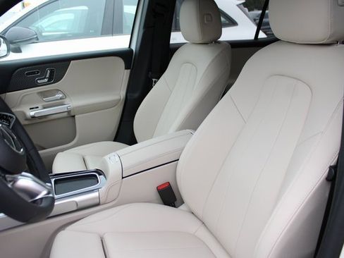 New 2025 Mercedes-Benz GLB 250 4MATIC image 29