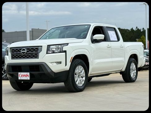 Used 2024 Nissan Frontier SV w/ SV Convenience Package RWD image 3