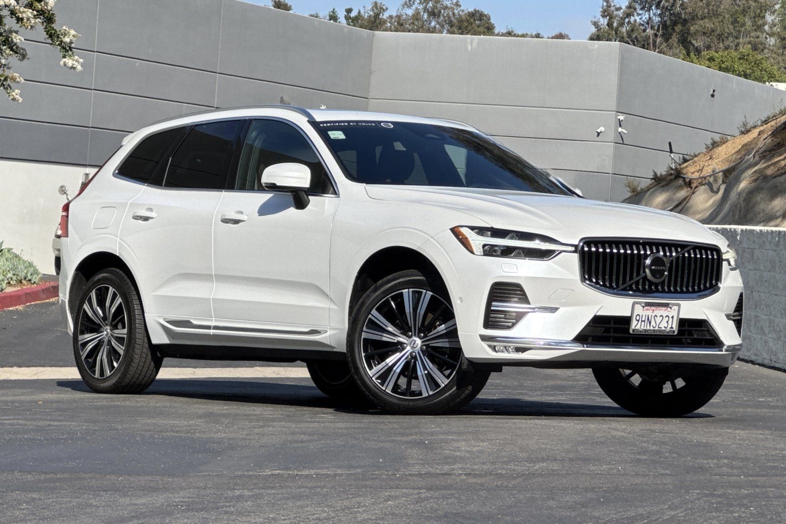 Certified 2023 Volvo XC60 B5 Plus w/ Protection Package Premier FWD image 2