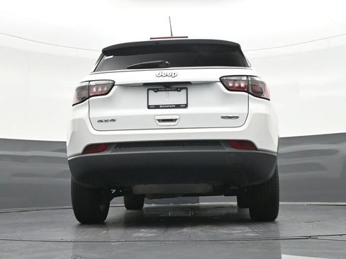 Used 2024 Jeep Compass Latitude AWD/4WD image 29