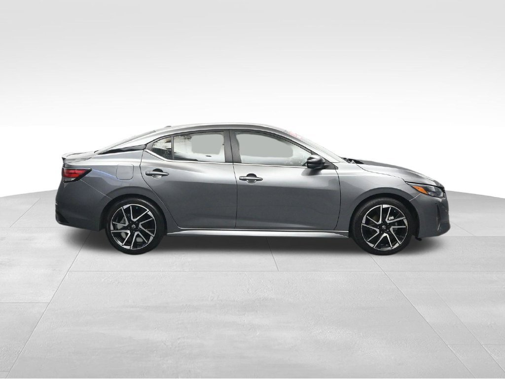 Used 2024 Nissan Sentra SR w/ SR Premium Package FWD image 6