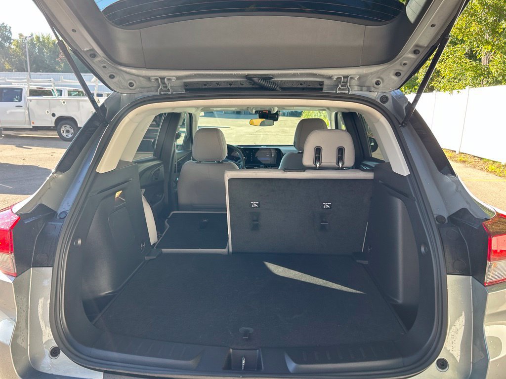 Used 2025 Chevrolet TrailBlazer LT AWD/4WD image 24