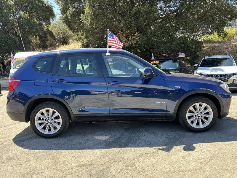 Used 2017 BMW X3 xDrive28i AWD/4WD image 3