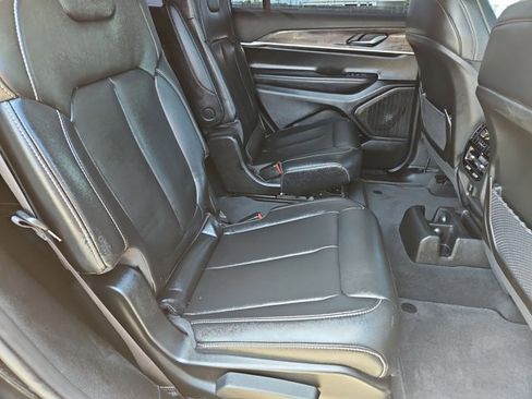 Used 2025 Jeep Grand Cherokee L Limited w/ Black Appearance Package RWD image 20