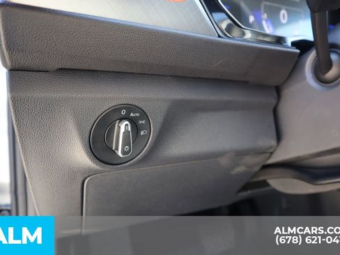 Used 2024 Volkswagen Jetta SE image 11