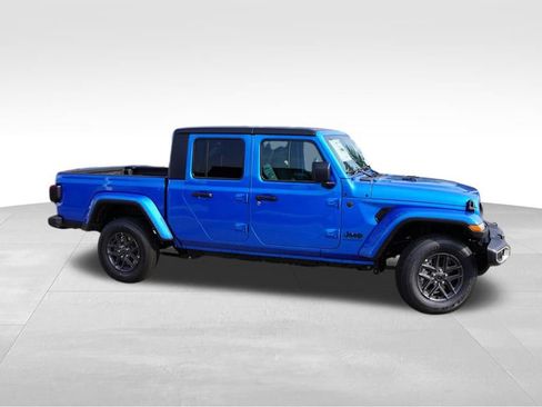 New 2025 Jeep Gladiator Sport image 2
