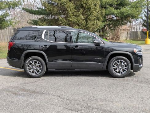 Certified 2023 GMC Acadia SLT w/ Preferred Package image 8