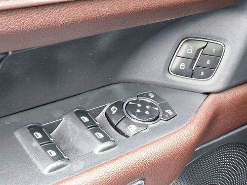 Used 2023 Ford Expedition Limited image 21