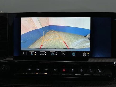 Used 2023 Chevrolet Silverado 1500 ZR2 image 10