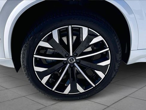 Used 2025 Volvo XC90 B6 Ultra w/ Protection Package image 11
