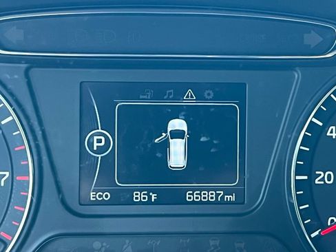 Used 2017 Kia Sorento L FWD image 40