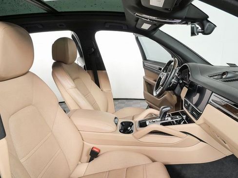 Certified 2022 Porsche Cayenne S image 23