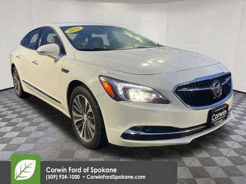 Used 2018 Buick LaCrosse Essence image 1