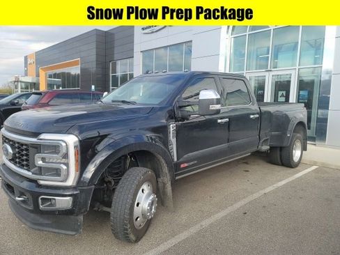 Used 2024 Ford F450 Limited w/ FX4 Off-Road Package image 4